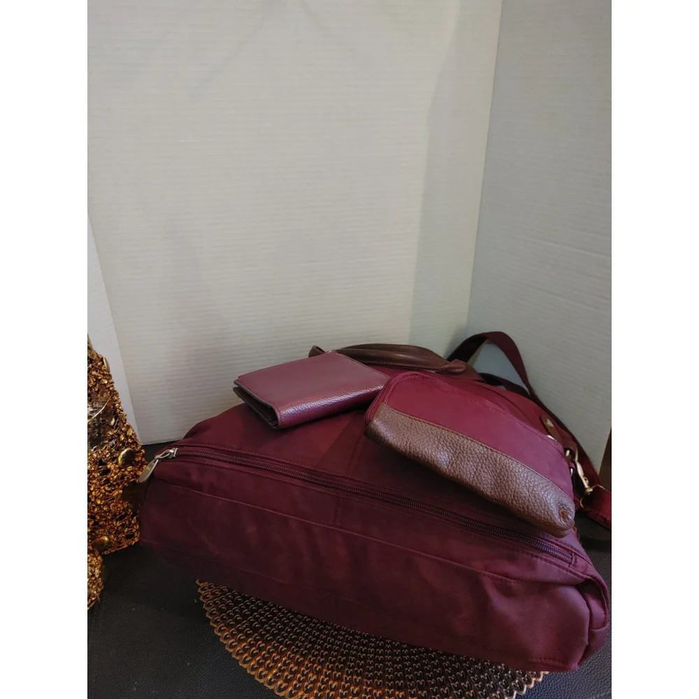 Baggallini Elena Travel Tote w. Wallet & Wristlet - Picture 8 of 10